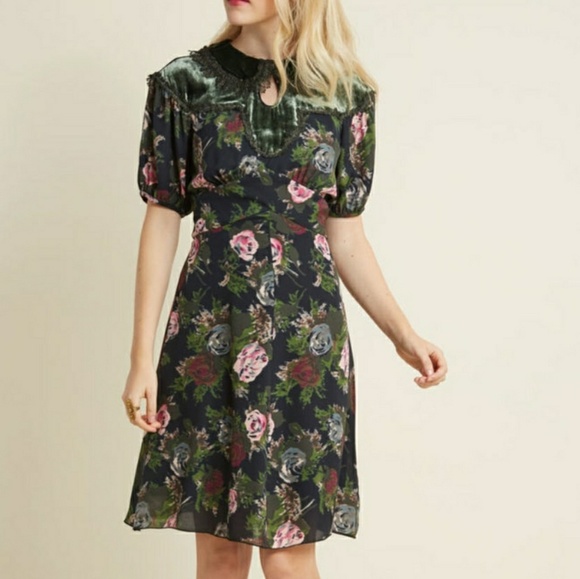 Anna Sui Dresses & Skirts - NWT ANNA SUI opulent occasions silk floral dress